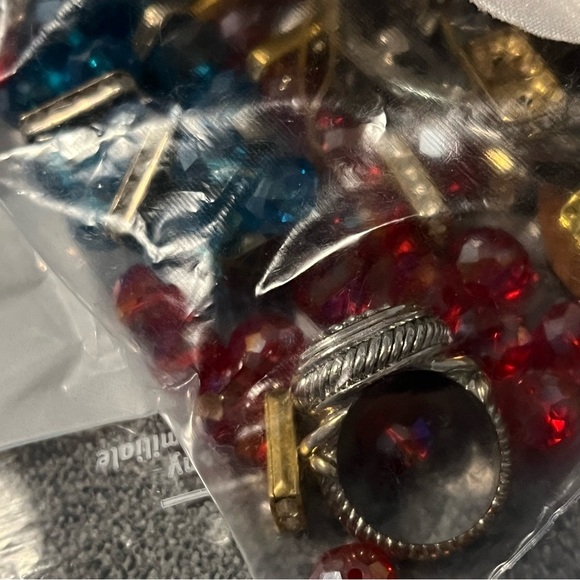 Scrap Jewelry grab bag, 2.5lbs - Picture 5 of 8
